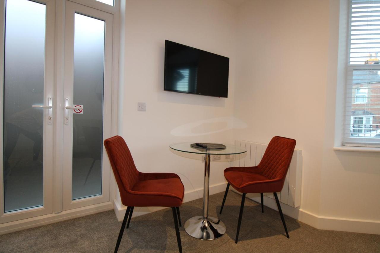 No 10 @Short Stays Basingstoke Bagian luar foto